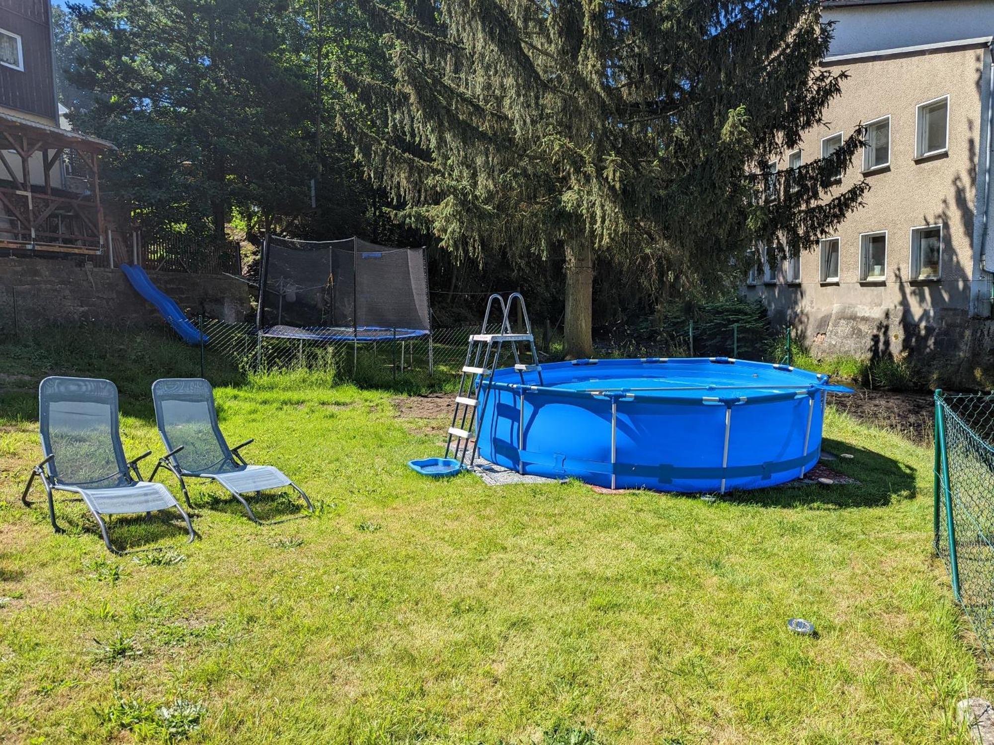 Famzi - Urlaubsmagie - Familienwohnung Mit Gemeinschaftsgarten, -Sauna & -Pool Sebnitz Exterior foto