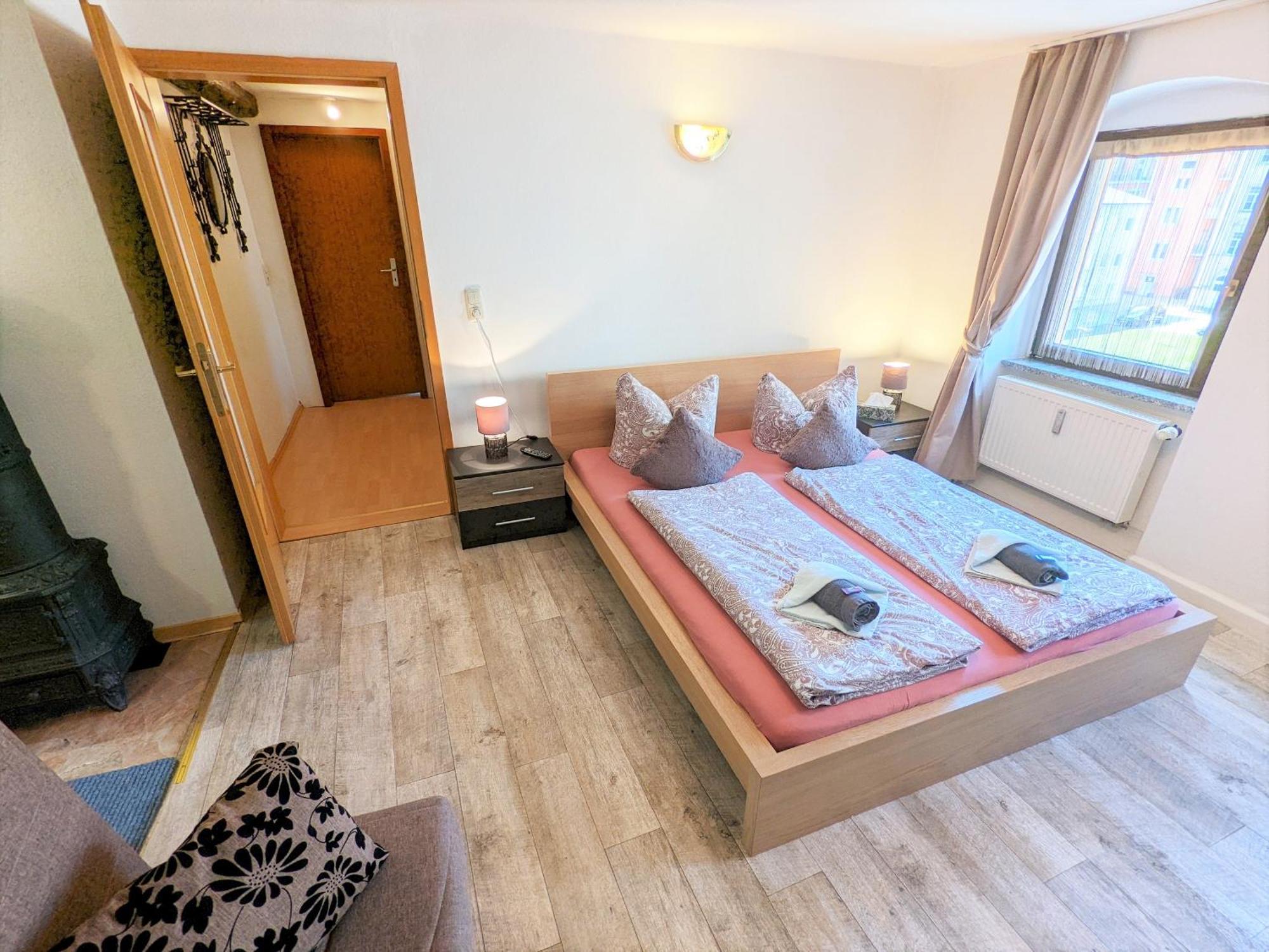 Famzi - Urlaubsmagie - Familienwohnung Mit Gemeinschaftsgarten, -Sauna & -Pool Sebnitz Exterior foto