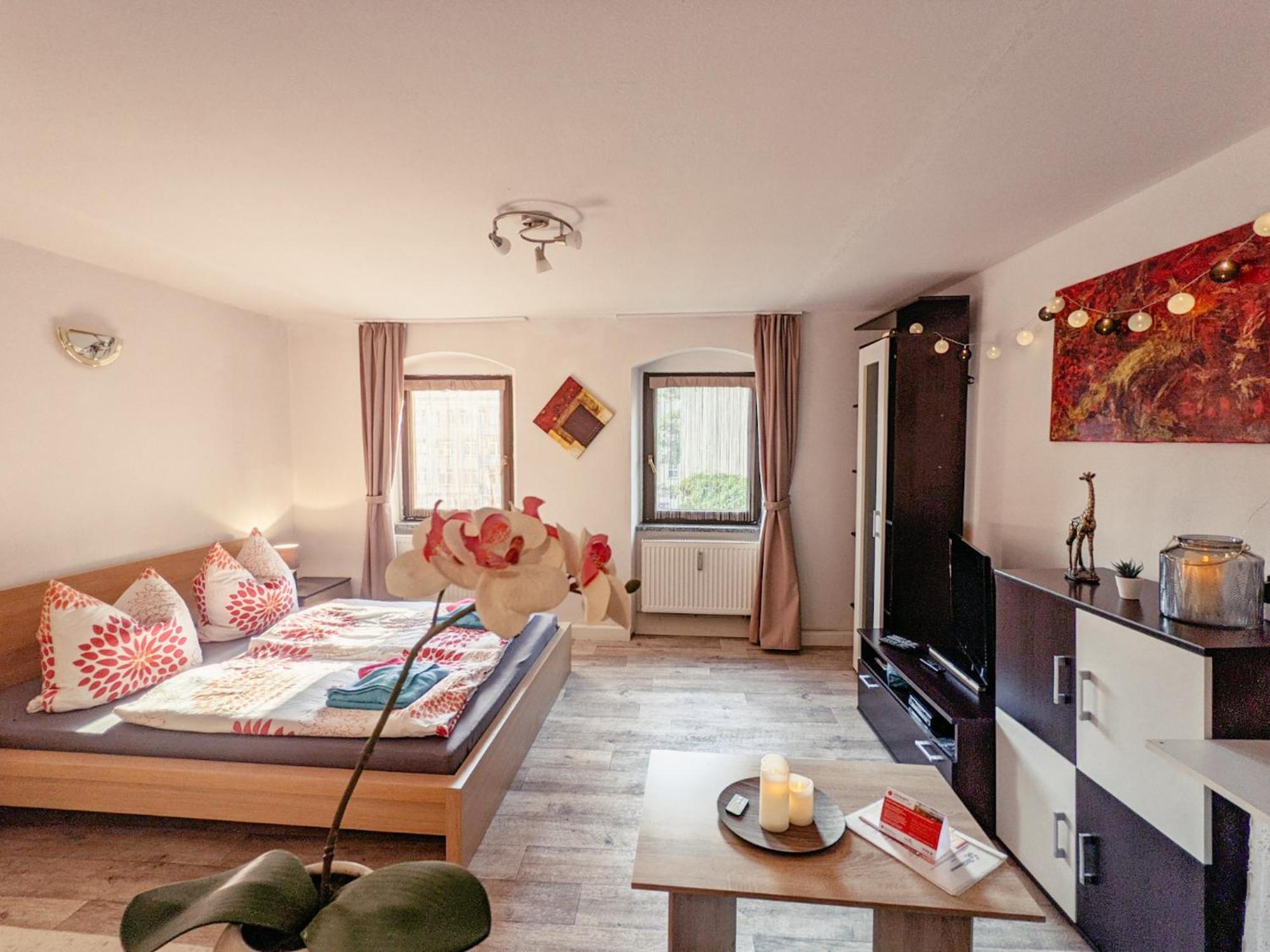 Famzi - Urlaubsmagie - Familienwohnung Mit Gemeinschaftsgarten, -Sauna & -Pool Sebnitz Exterior foto